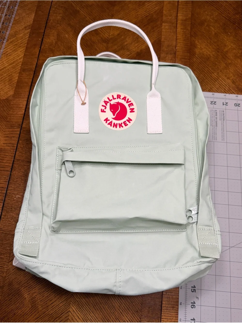 NWOT - Fjällräven Kanken Backpack - Durable Vinylon Fabric, Water-Resistant